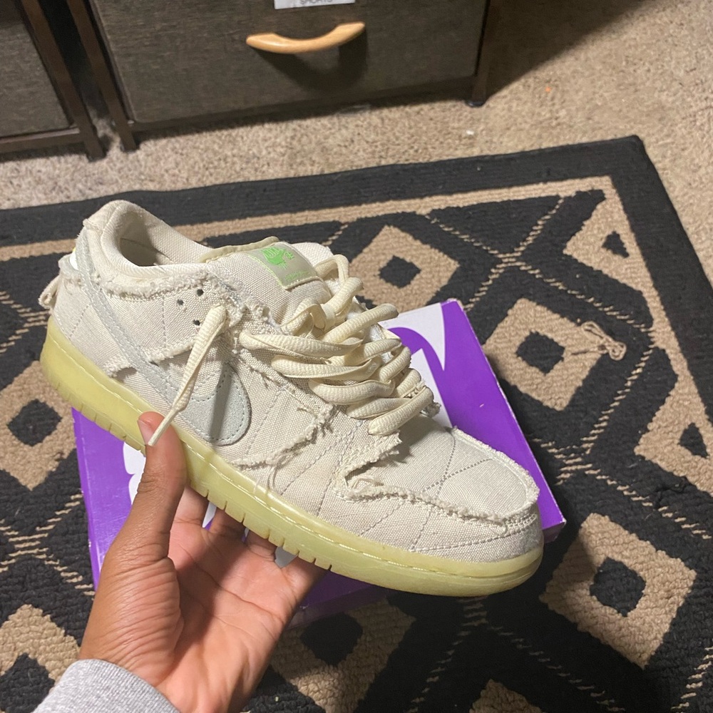 SB mummy dunks size 8
